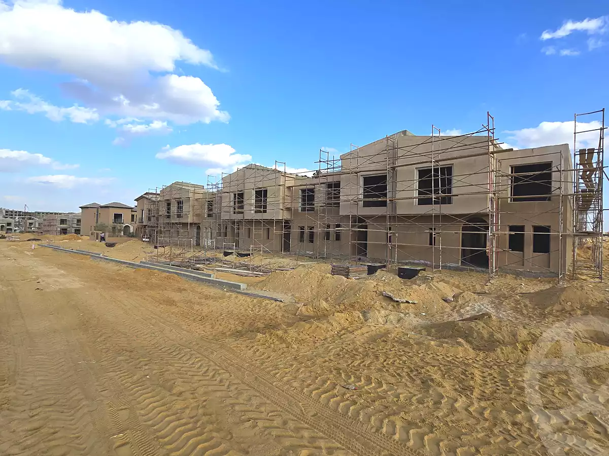 https://aqarmap.com.eg/ar/listing/6746906-for-sale-cairo-el-sheikh-zayed-city-compounds-kmbwnd-fyldj-wyst-dr-llttwyr