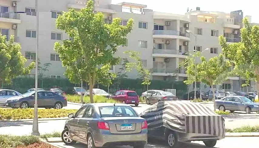 https://aqarmap.com.eg/ar/listing/6747357-for-sale-cairo-el-sheikh-zayed-city-compounds-dh-drys