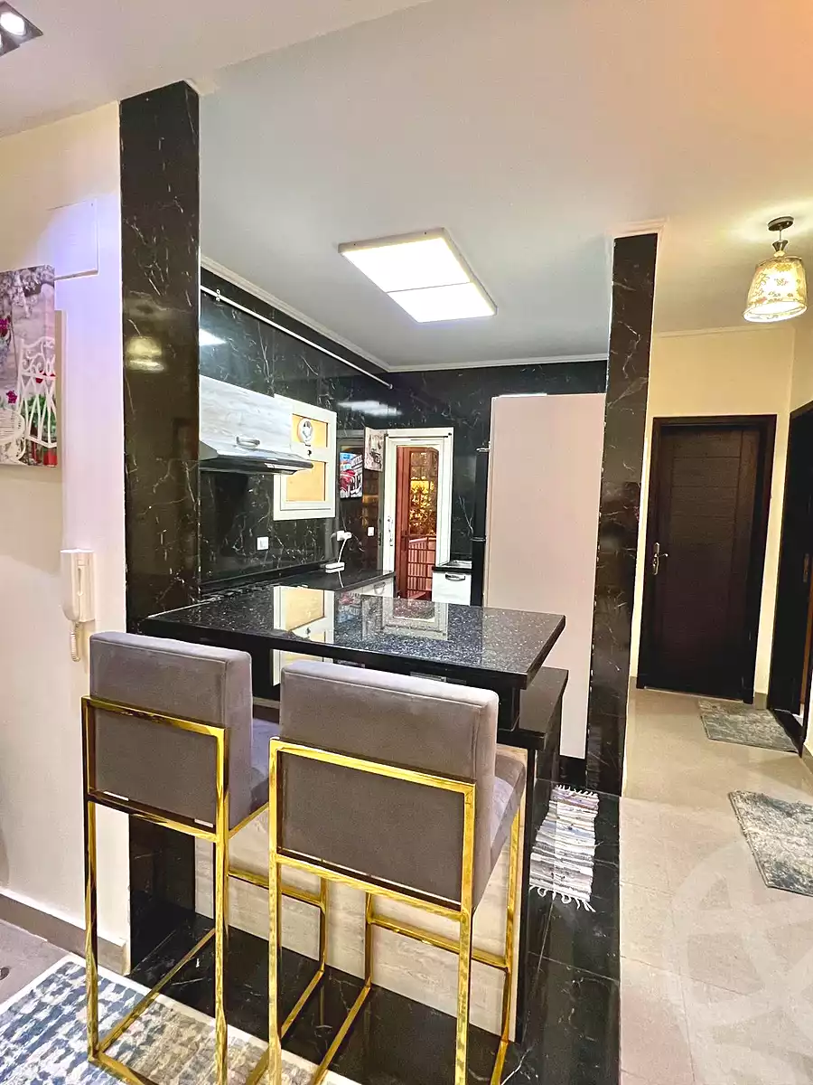 https://aqarmap.com.eg/ar/listing/6747567-for-sale-cairo-el-sheikh-zayed-city-compounds-dh-drys