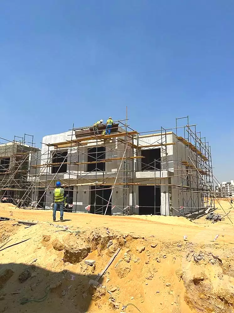https://aqarmap.com.eg/ar/listing/6747637-for-sale-cairo-el-sheikh-zayed-city-compounds-kmbwnd-fyldj-wyst-dr-llttwyr