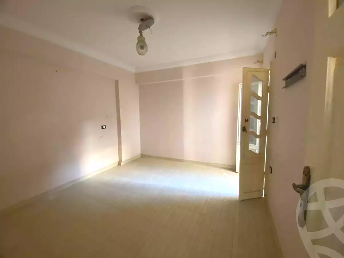 https://aqarmap.com.eg/ar/listing/6749789-for-sale-alexandria-camp-cesar-abd-el-moneim-sanad-st