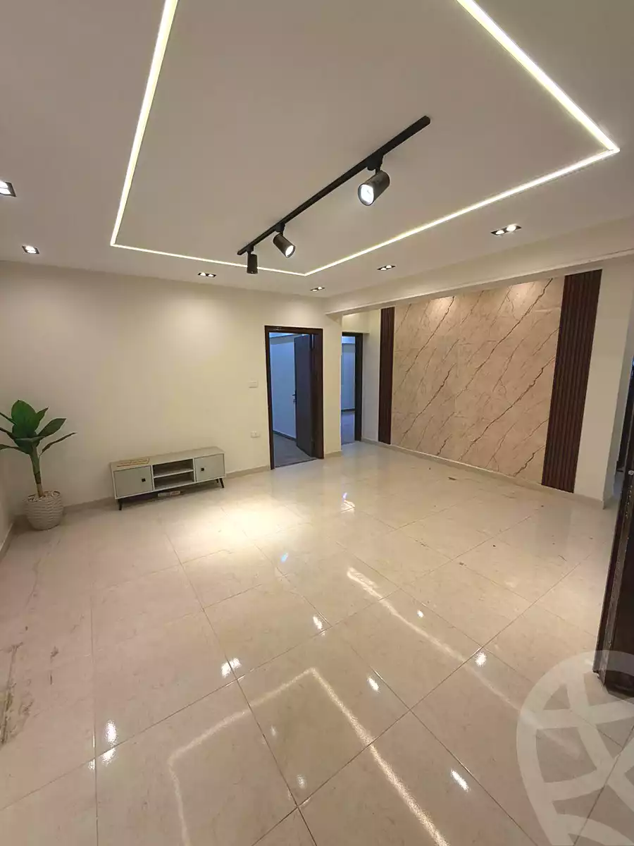 https://aqarmap.com.eg/ar/listing/6750104-for-sale-cairo-6th-of-october-el-ahyaa-neighborhood-3rd-al-hay-al-thalith-st
