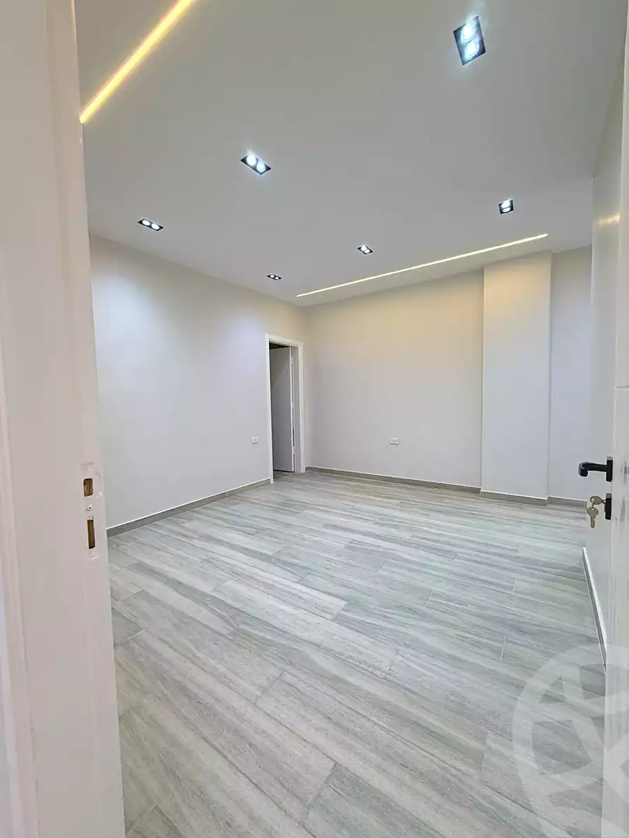 https://aqarmap.com.eg/ar/listing/6750248-for-sale-cairo-6th-of-october-el-ahyaa-neighborhood-3rd-al-hay-al-thalith-st