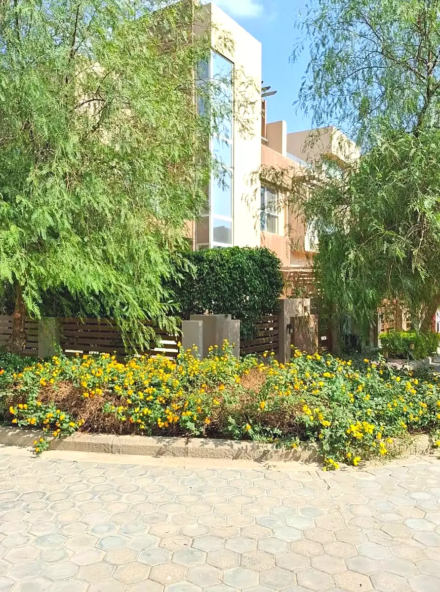 https://aqarmap.com.eg/en/listing/6750744-for-sale-cairo-6th-of-october-compounds-rayos