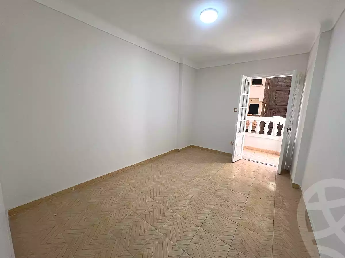https://aqarmap.com.eg/ar/listing/6752787-for-sale-alexandria-el-asafra-shr-45