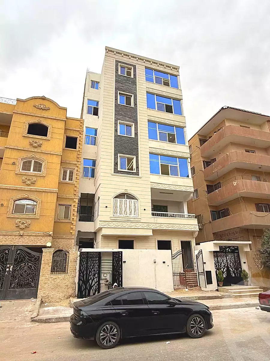 https://aqarmap.com.eg/ar/listing/6753070-for-sale-cairo-6th-of-october-el-ahyaa-neighborhood-3rd-al-hay-al-thalith-st
