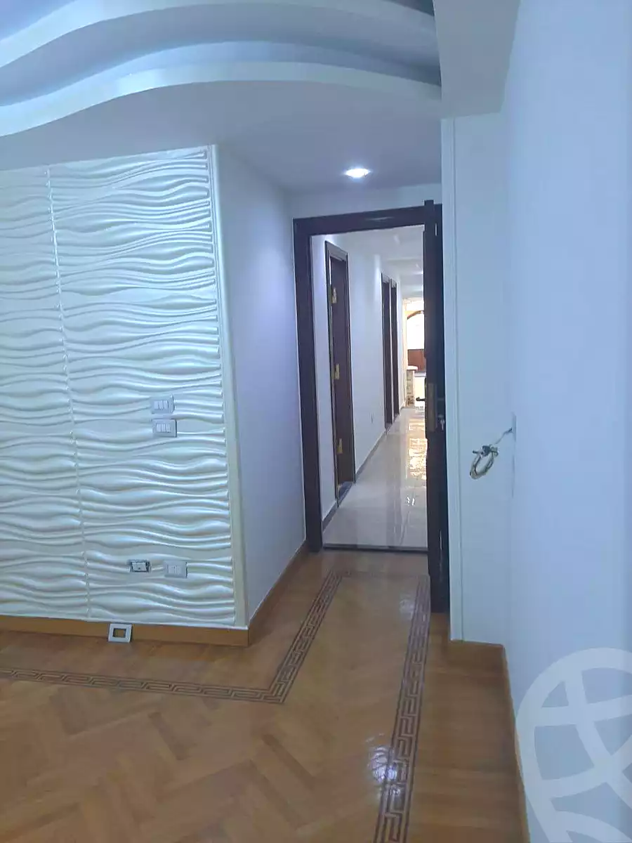 https://aqarmap.com.eg/ar/listing/6755210-for-sale-alexandria-ganaklis-shr-bw-qyr-tryq-lhry