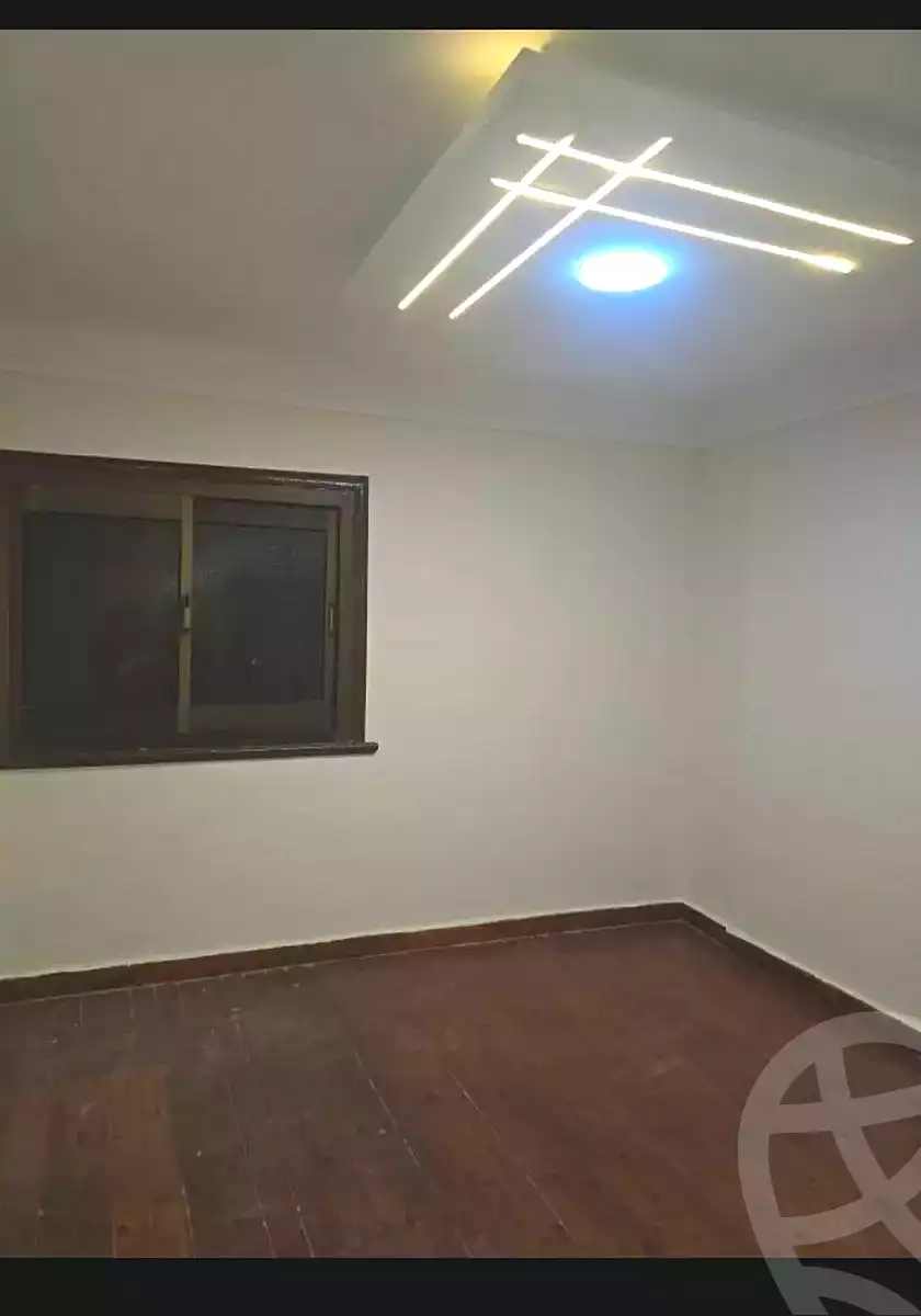https://aqarmap.com.eg/ar/listing/6760560-for-sale-alexandria-miami-khld-bn-lwlyd
