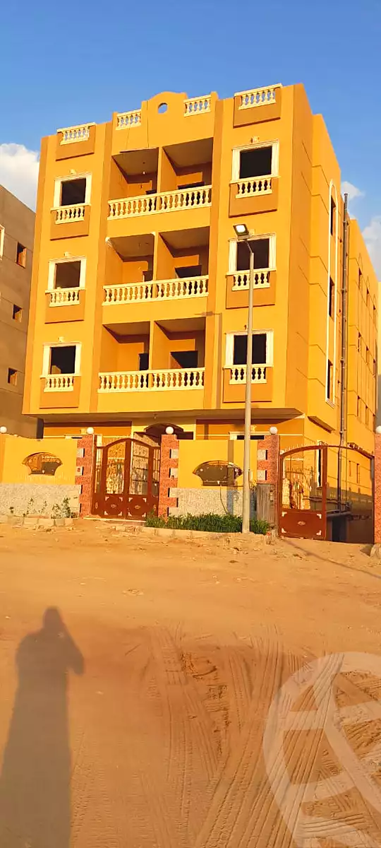 https://aqarmap.com.eg/ar/listing/6761313-for-sale-cairo-badr-city-hai-el-ashgar-featured-neighborhood-bait-el-watan