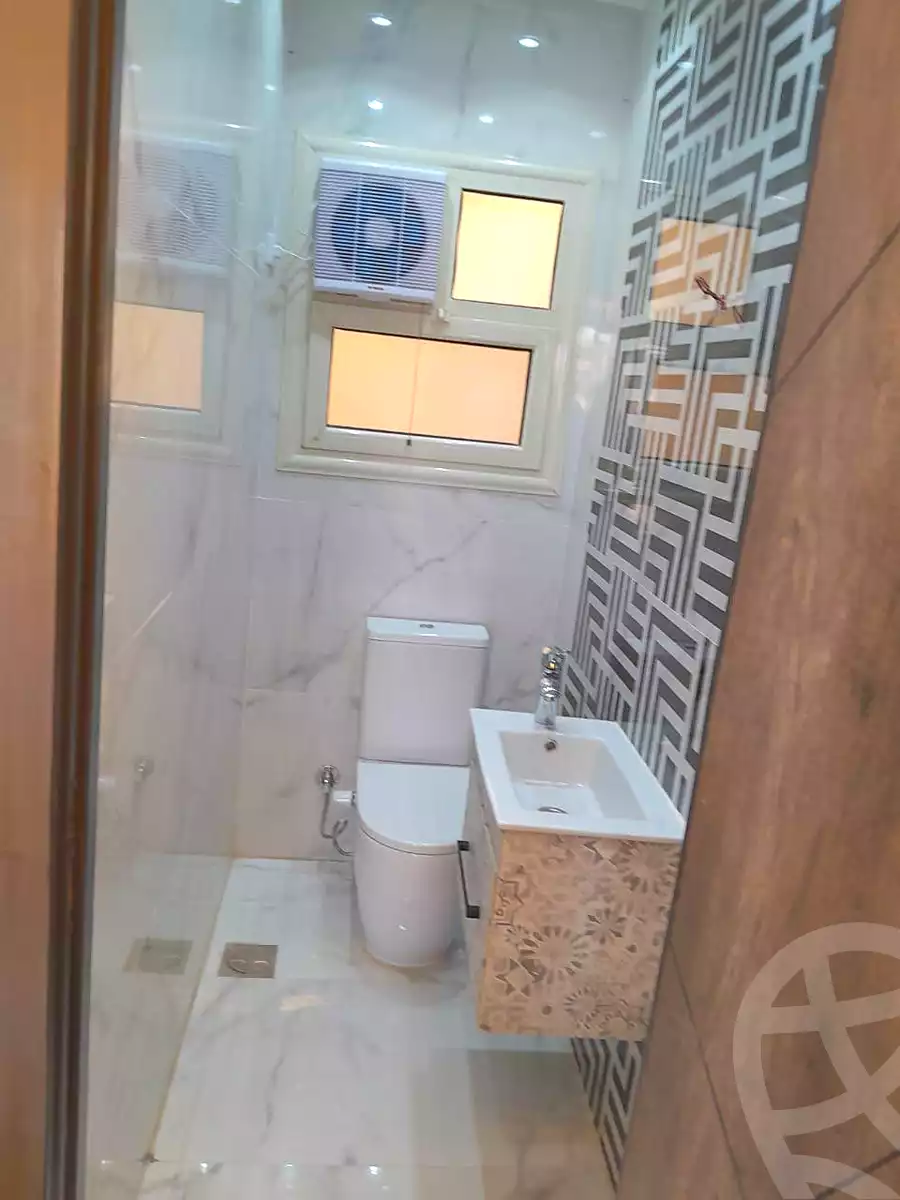https://aqarmap.com.eg/ar/listing/6761365-for-rent-cairo-6th-of-october-el-ahyaa-neighborhood-2nd-divided-from-al-kafrawei-st