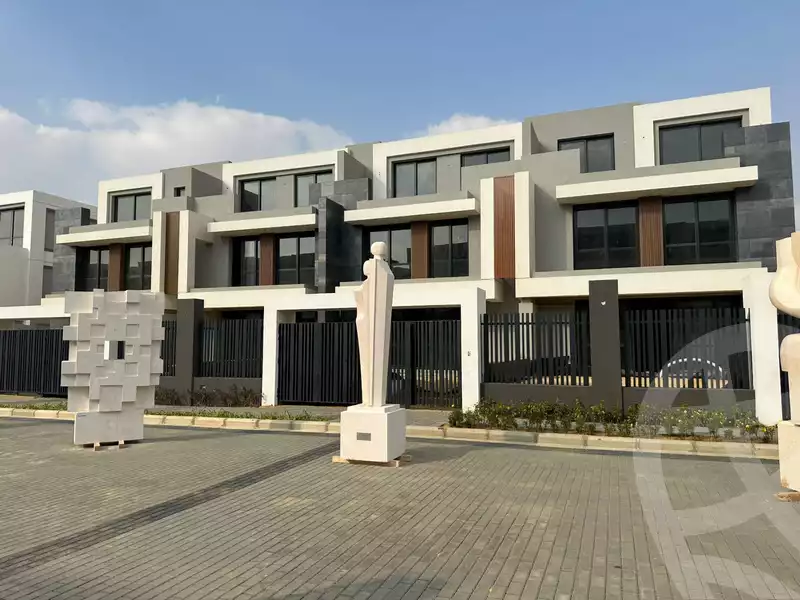 https://aqarmap.com.eg/en/listing/6764406-for-sale-cairo-new-cairo-compounds-el-patio-town-compound-la-vista