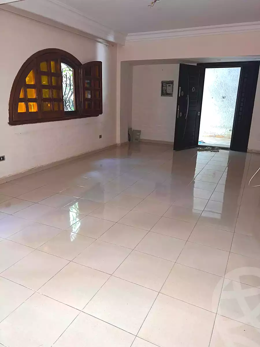https://aqarmap.com.eg/ar/listing/6765021-for-sale-cairo-6th-of-october-el-ahyaa-neighborhood-2nd-divided-from-al-kafrawei-st