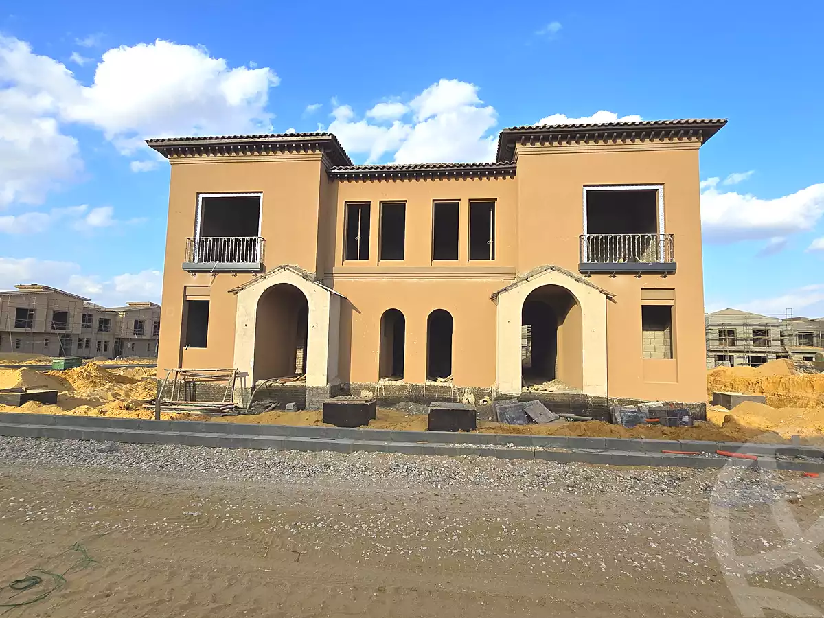 https://aqarmap.com.eg/ar/listing/6766537-for-sale-cairo-el-sheikh-zayed-city-compounds-kmbwnd-fyldj-wyst-dr-llttwyr