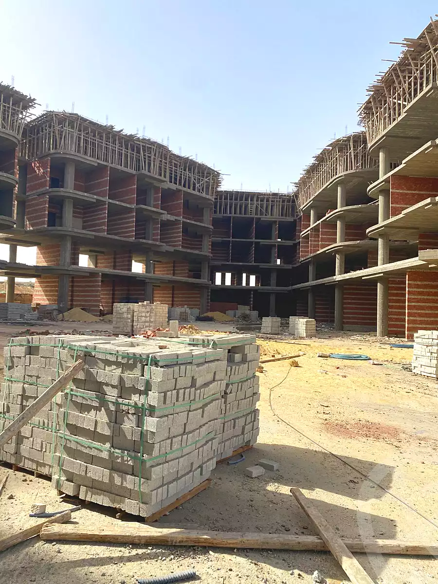 https://aqarmap.com.eg/ar/listing/6766796-for-sale-cairo-6th-of-october-compounds-val-plaza-mall-jawad