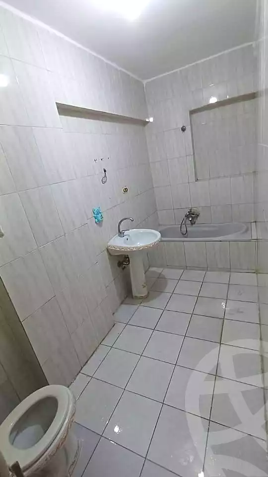 https://aqarmap.com.eg/ar/listing/6767733-for-rent-alexandria-moharram-bey-el-rasafa-st