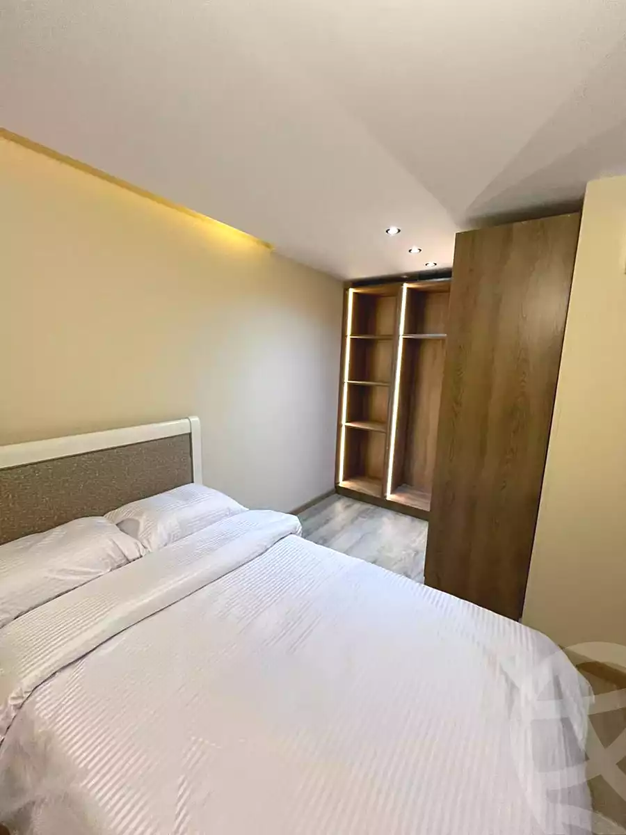 https://aqarmap.com.eg/ar/listing/6770048-for-sale-cairo-new-administrative-capital-r8-qamari-compound-new-event