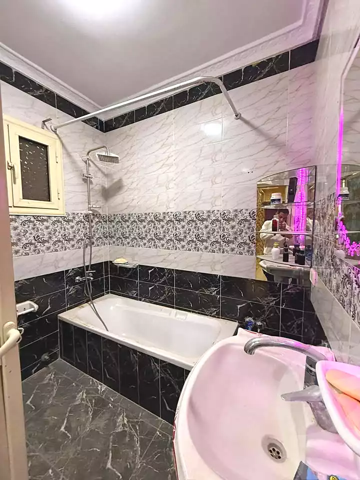 https://aqarmap.com.eg/en/listing/6772472-for-sale-cairo-elnozha-Streettt-27