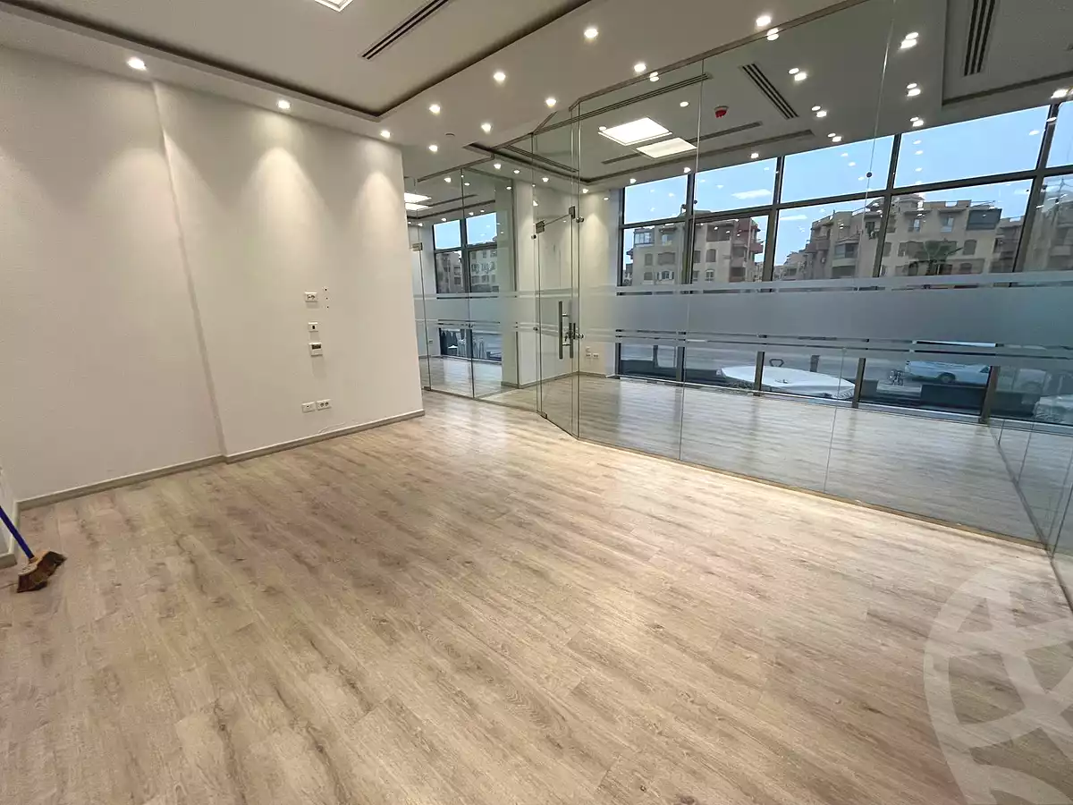 https://aqarmap.com.eg/en/listing/6772584-for-rent-cairo-new-cairo-compounds-leven-square-mall
