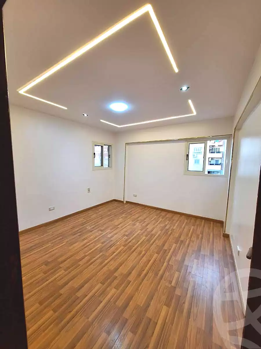 https://aqarmap.com.eg/en/listing/6773194-for-sale-alexandria-el-saraya-el-geish-rd