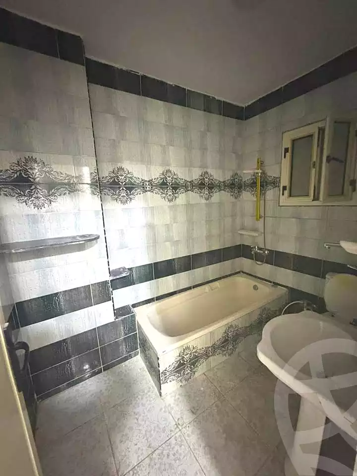 https://aqarmap.com.eg/ar/listing/6774657-for-sale-alexandria-l-jmy-lbytsh-khalil-ballw-st