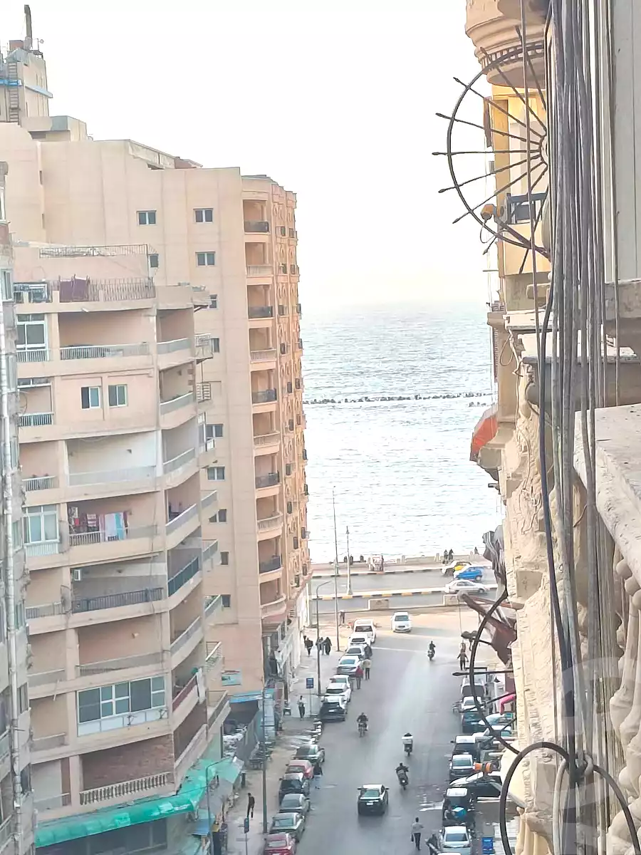https://aqarmap.com.eg/ar/listing/6776724-for-sale-alexandria-sydy-bshr-sydy-bshr-bhry-khalil-hamada-st