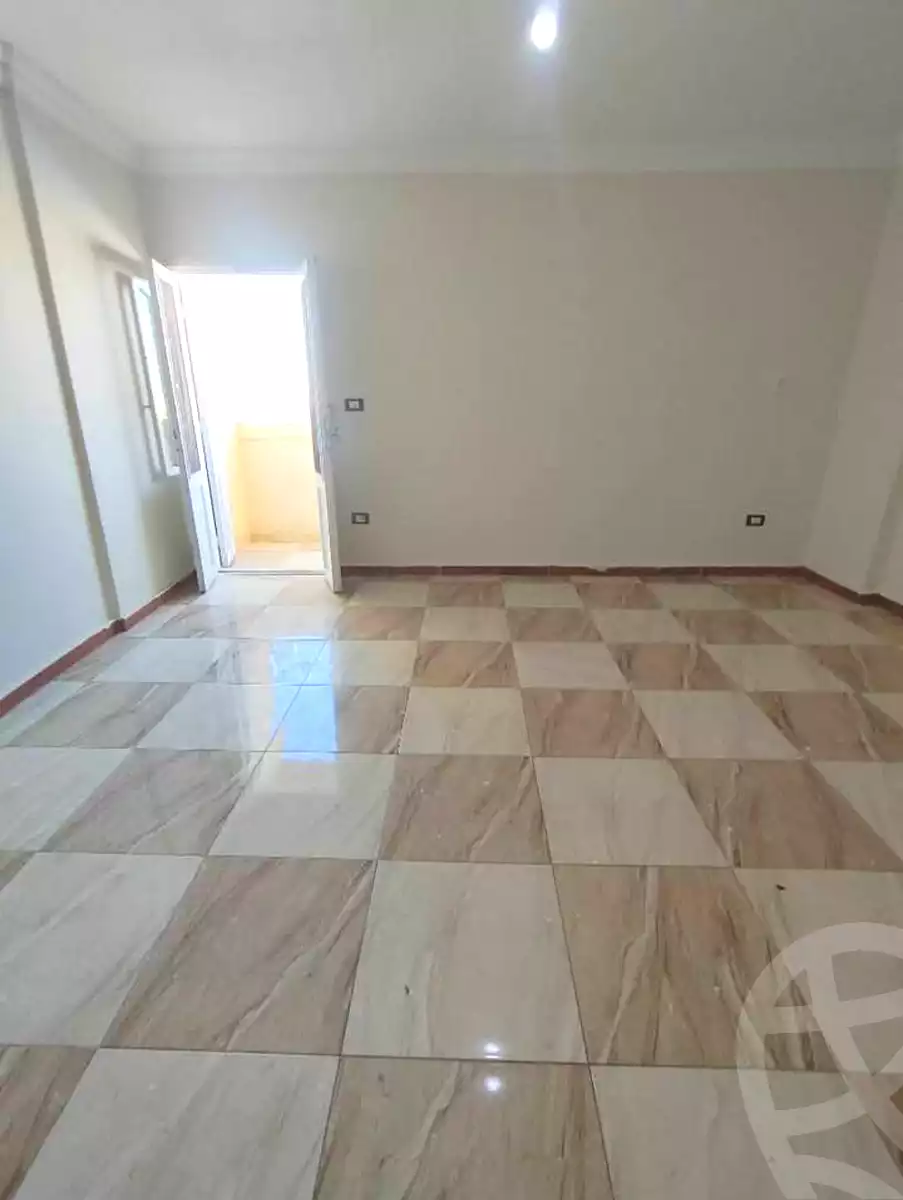 https://aqarmap.com.eg/ar/listing/6777399-for-rent-alexandria-new-miami-eskot