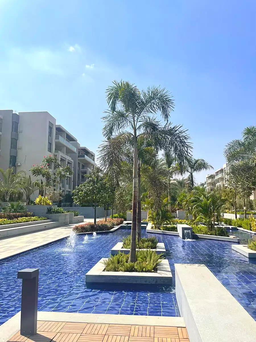 https://aqarmap.com.eg/ar/listing/6781763-for-sale-cairo-new-cairo-compounds-hyde-park-centre-ville-hyde-park