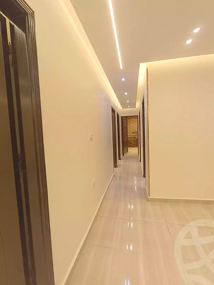 https://aqarmap.com.eg/ar/listing/6782036-for-sale-cairo-6th-of-october-el-ahyaa-neighborhood-2nd-divided-from-al-kafrawei-st