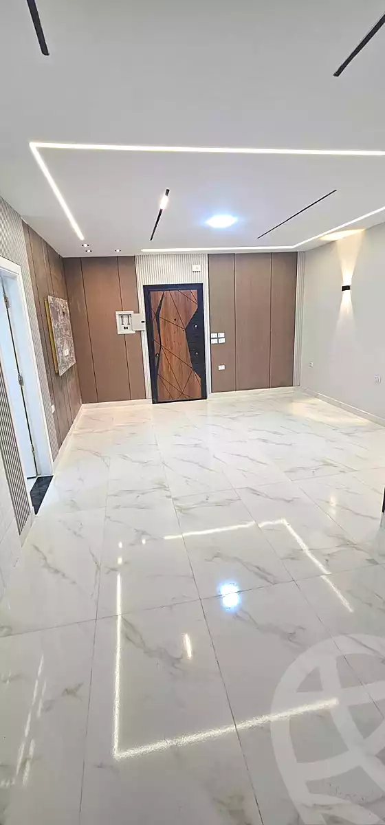 https://aqarmap.com.eg/ar/listing/6782107-for-sale-cairo-6th-of-october-el-ahyaa-neighborhood-1st-al-maahad