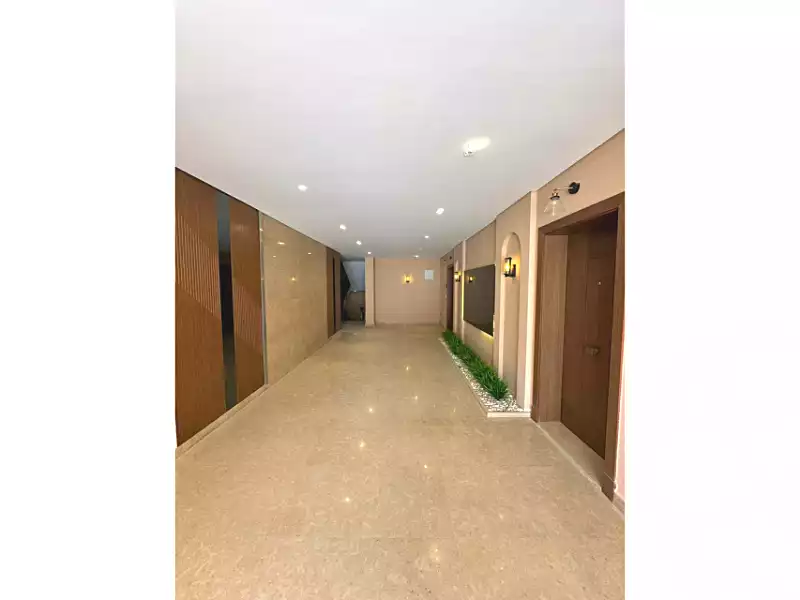 https://aqarmap.com.eg/ar/listing/6782590-for-sale-cairo-el-sheikh-zayed-city-compounds-kmbwnd-fyldj-wyst-dr-llttwyr