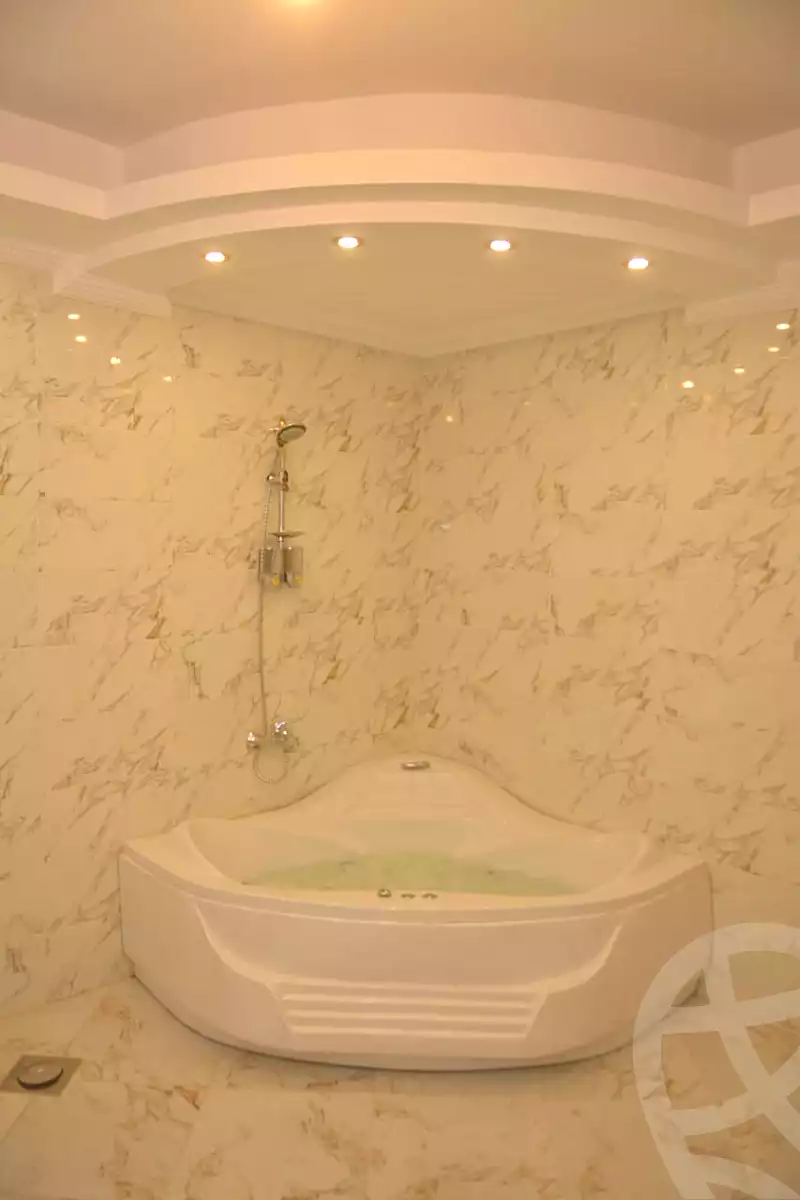 https://aqarmap.com.eg/en/listing/6783066-for-sale-cairo-new-cairo-compounds-maxim-country-club