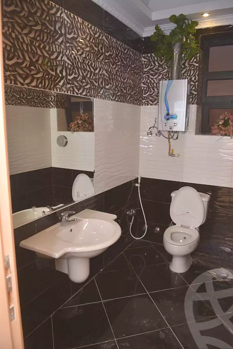 https://aqarmap.com.eg/en/listing/6783066-for-sale-cairo-new-cairo-compounds-maxim-country-club