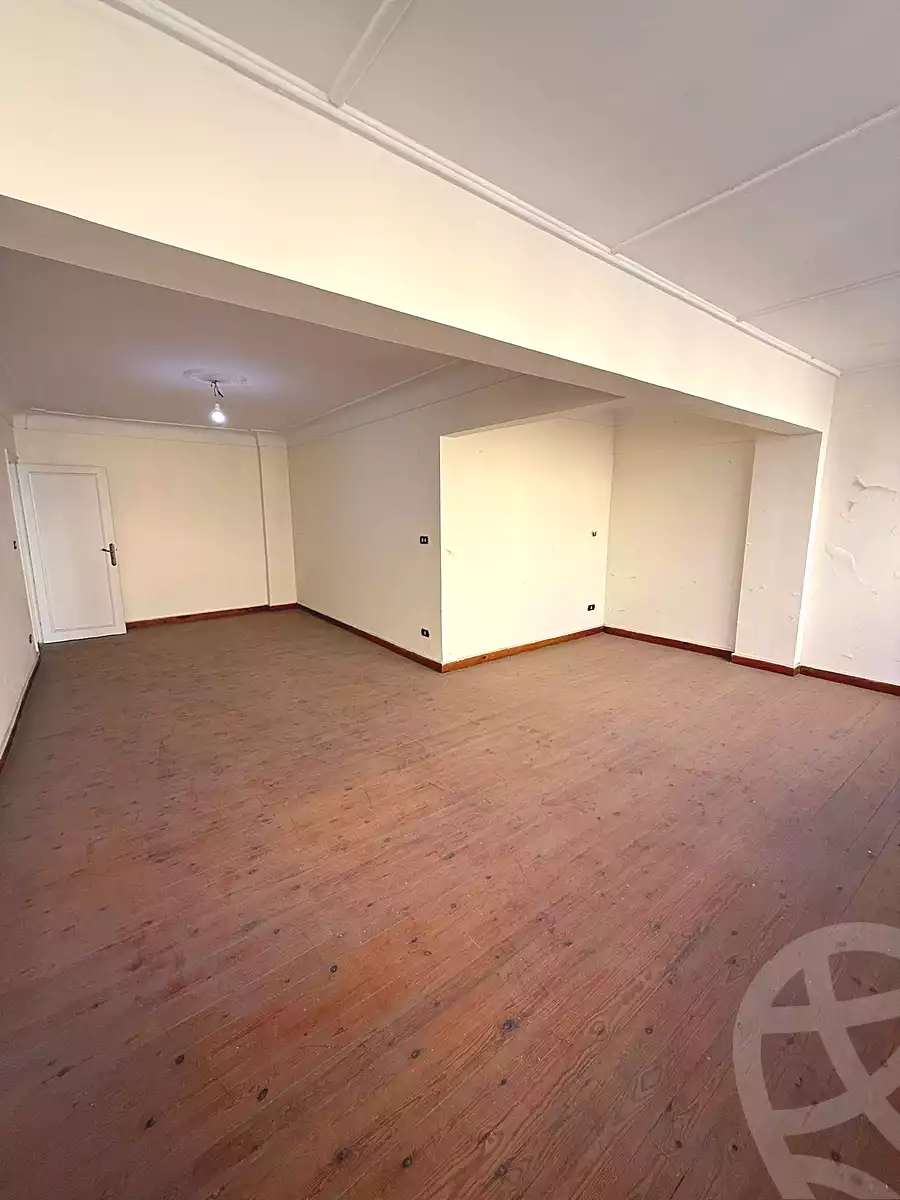 https://aqarmap.com.eg/en/listing/6783644-for-sale-alexandria-el-asafra-ahmed-tiesser-st