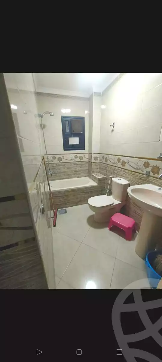https://aqarmap.com.eg/ar/listing/6784990-for-rent-cairo-el-sheikh-zayed-city-shr-lshbb