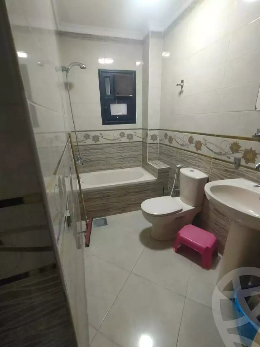 https://aqarmap.com.eg/ar/listing/6784990-for-rent-cairo-el-sheikh-zayed-city-shr-lshbb