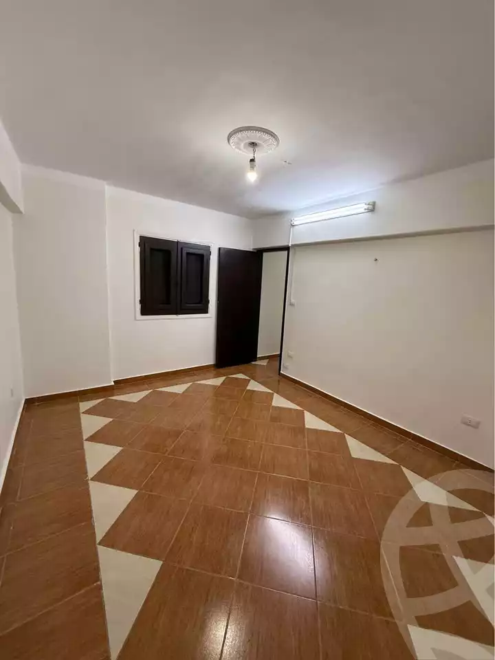 https://aqarmap.com.eg/en/listing/6786878-for-sale-alexandria-el-asafra-l-sfr-bhry-el-geish-rd