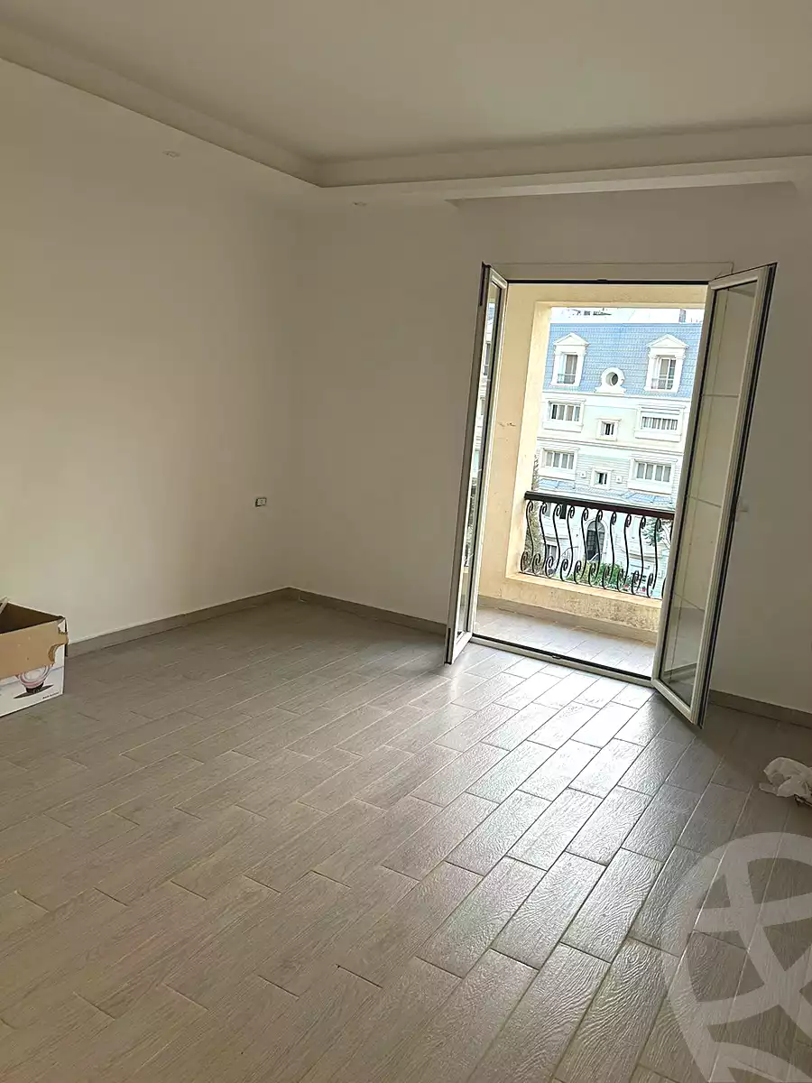 https://aqarmap.com.eg/ar/listing/6790418-for-rent-cairo-new-cairo-compounds-mountain-view-hyde-park