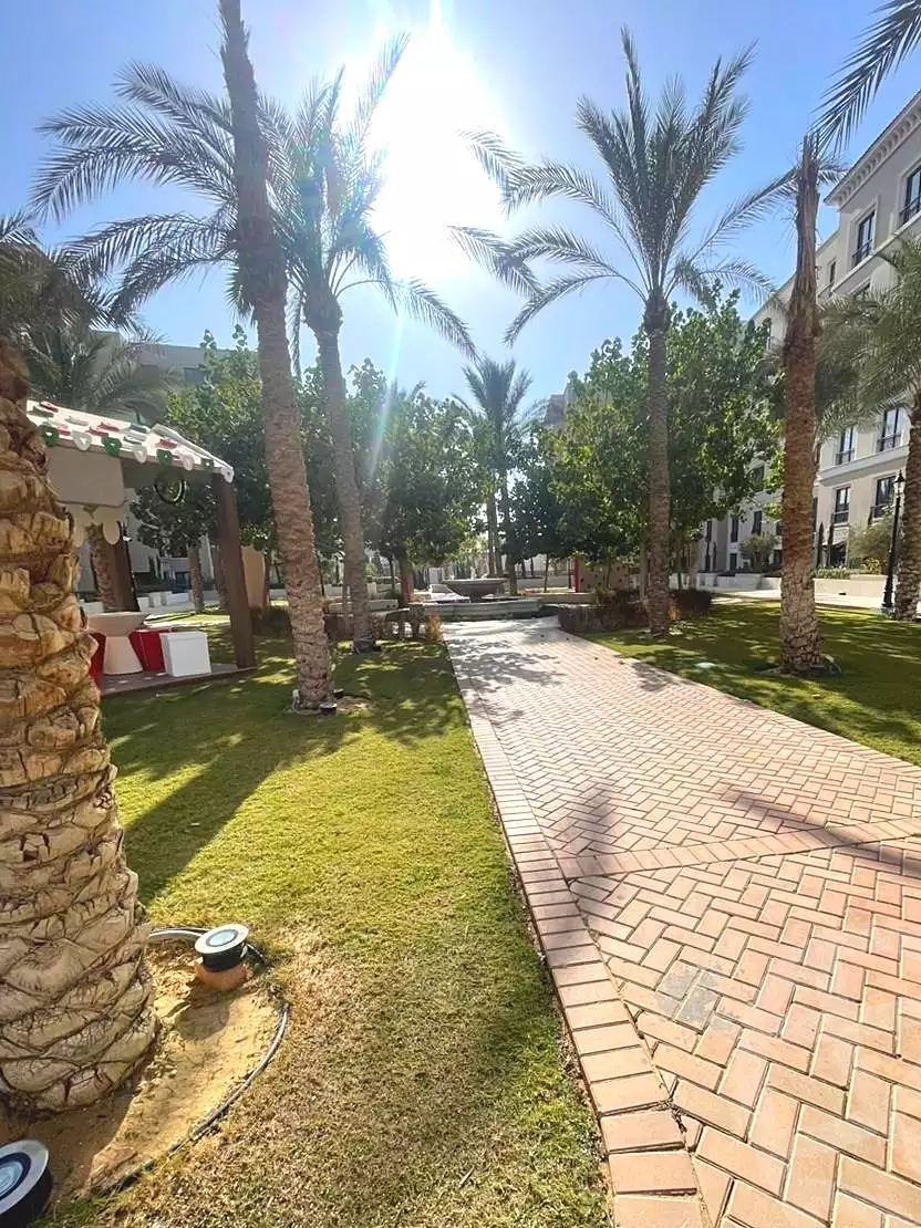 https://aqarmap.com.eg/ar/listing/6791022-for-rent-cairo-el-sheikh-zayed-city-compounds-kmbwnd-fyldj-wyst-dr-llttwyr