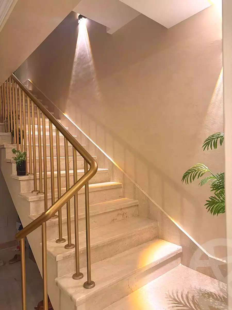 https://aqarmap.com.eg/ar/listing/6791120-for-sale-cairo-new-cairo-compounds-mountain-view-hyde-park