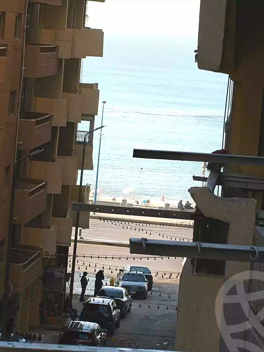 https://aqarmap.com.eg/ar/listing/6794099-for-sale-alexandria-el-asafra-l-sfr-bhry-el-geish-rd