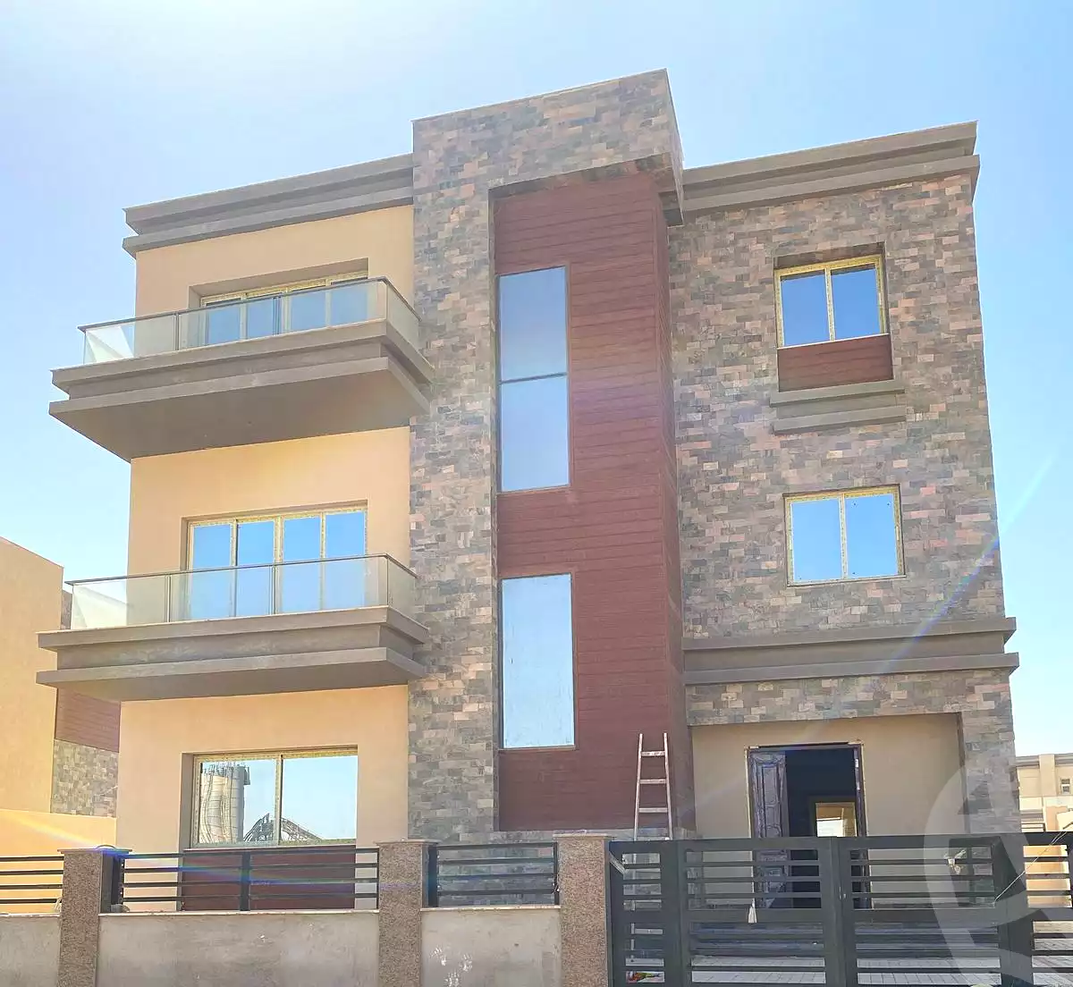 https://aqarmap.com.eg/ar/listing/6794862-for-sale-cairo-new-cairo-compounds-tag-city-shalya-taj-city