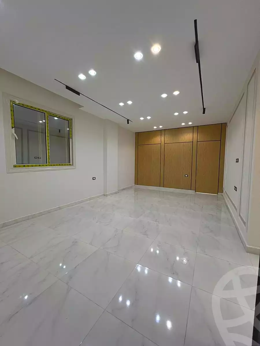 https://aqarmap.com.eg/ar/listing/6795111-for-sale-cairo-6th-of-october-el-ahyaa-neighborhood-3rd-al-hay-al-thalith-st