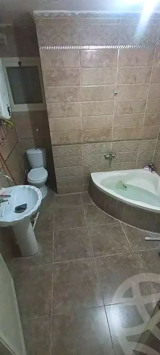 https://aqarmap.com.eg/en/listing/6798730-for-rent-alexandria-l-jmy-lbytsh-el-hay-st