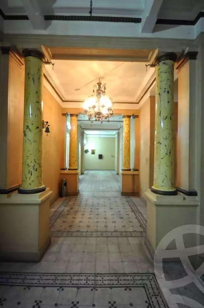 https://aqarmap.com.eg/ar/listing/6799256-for-rent-cairo-downtown-bab-el-loaa-talaat-harb-st