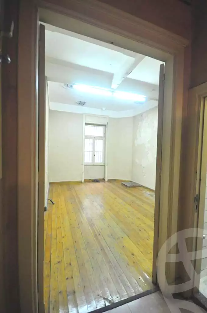 https://aqarmap.com.eg/ar/listing/6799256-for-rent-cairo-downtown-bab-el-loaa-talaat-harb-st
