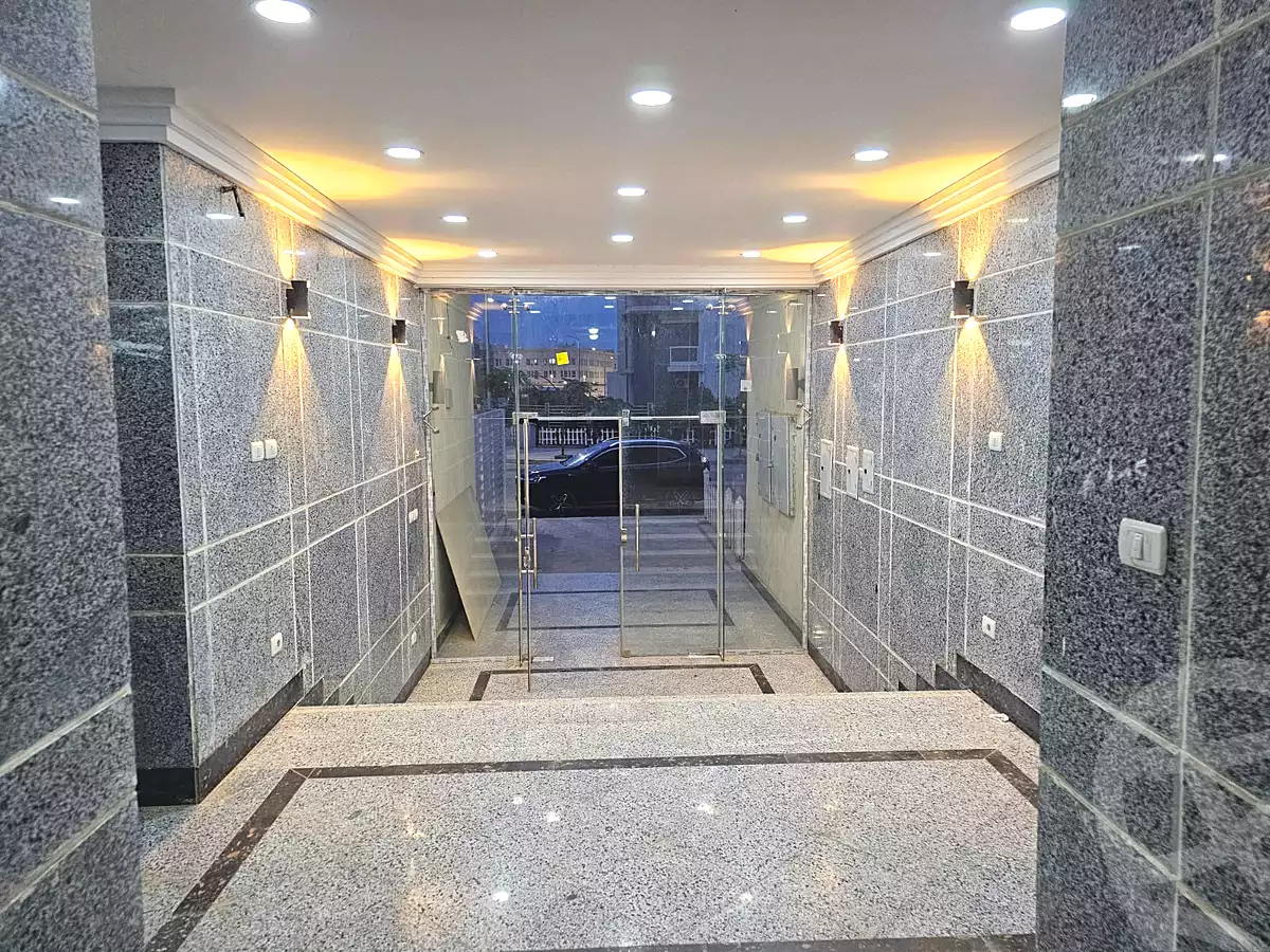 https://aqarmap.com.eg/ar/listing/6799491-for-rent-cairo-el-sheikh-zayed-city-compounds-el-khamayel