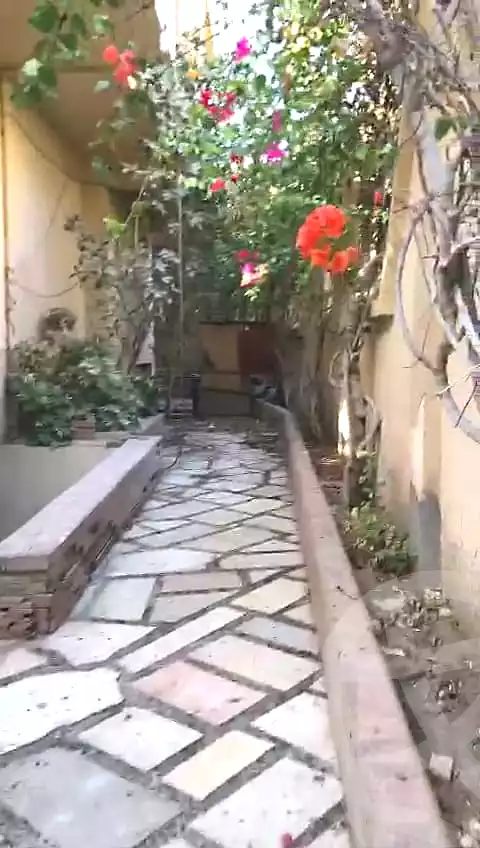 https://aqarmap.com.eg/ar/listing/6801367-for-sale-cairo-6th-of-october-el-ahyaa-neighborhood-3rd-al-hay-al-thalith-st