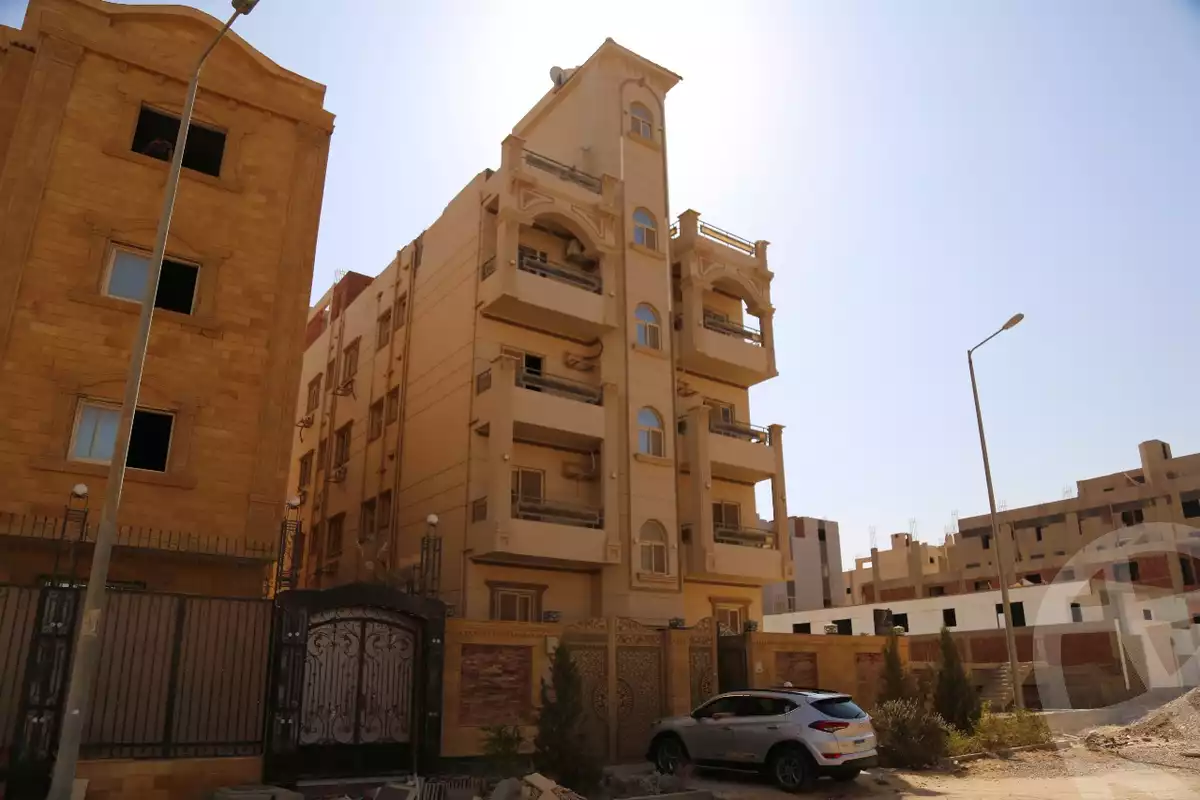 https://aqarmap.com.eg/ar/listing/6803083-for-sale-cairo-6th-of-october-el-tawsaat-el-shamalya-hy-2000-qt