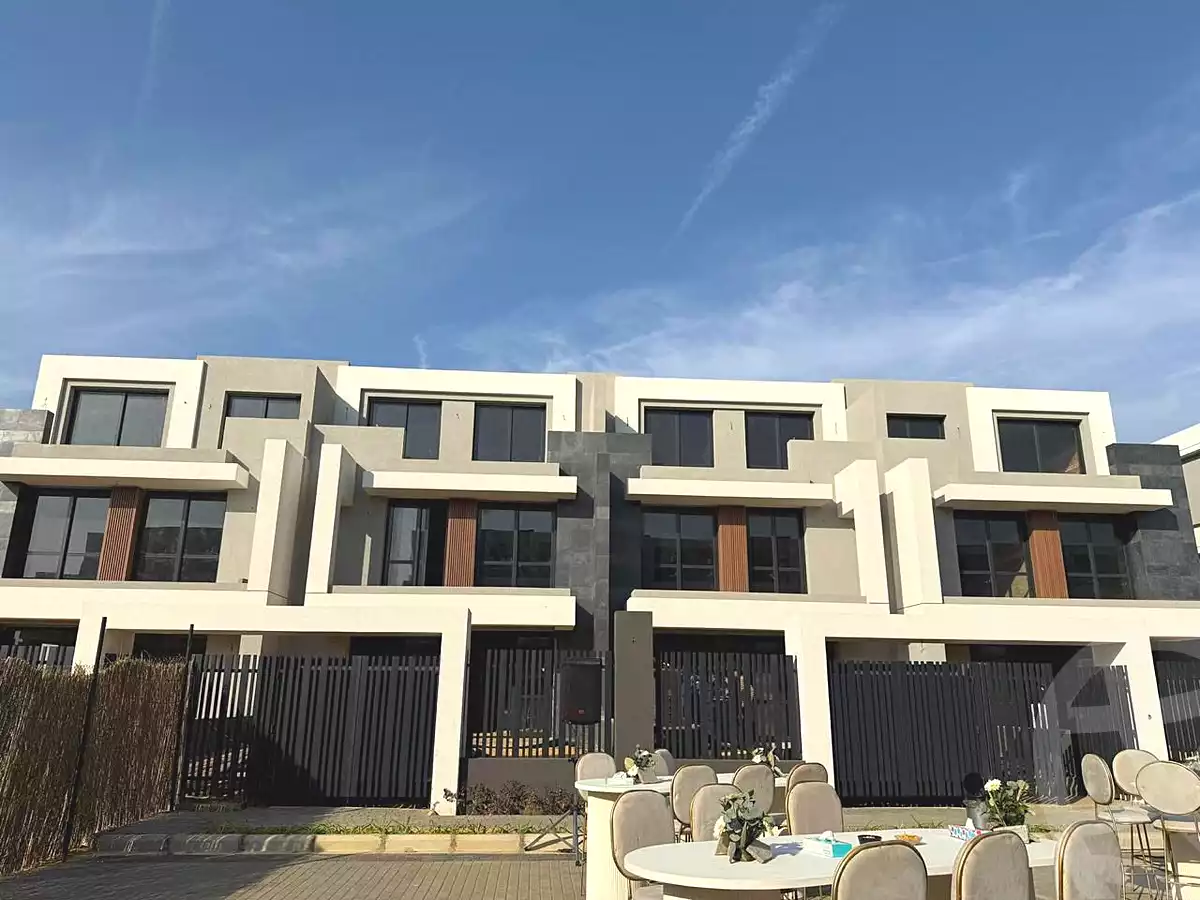 https://aqarmap.com.eg/ar/listing/6803088-for-sale-cairo-new-cairo-compounds-el-patio-town-compound-la-vista