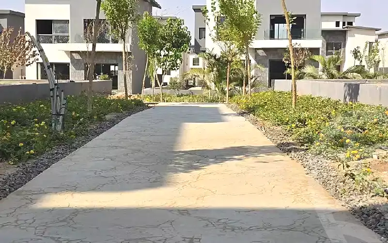 https://aqarmap.com.eg/ar/listing/6803793-for-sale-cairo-new-cairo-compounds-kmbwnd-kryk-twn-il-cazar